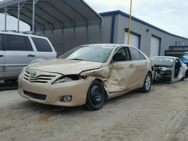 4T1BF3EK5BU228408 - 2011 TOYOTA CAMRY BASE GOLD photo 2