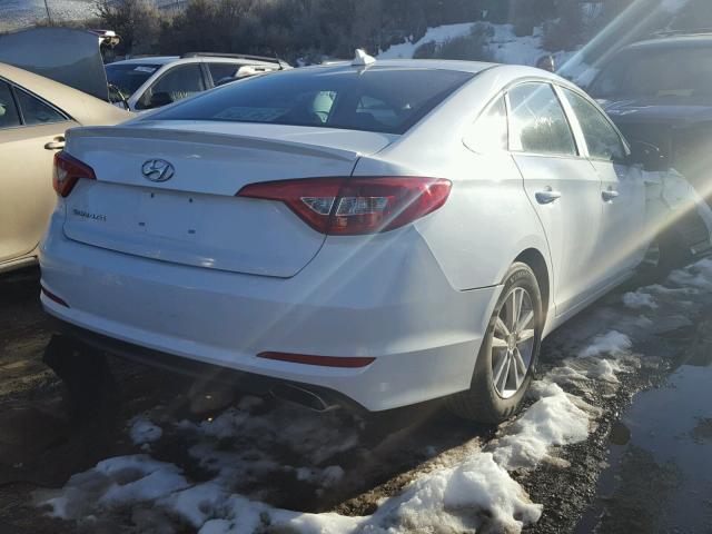 5NPE24AF9HH551388 - 2017 HYUNDAI SONATA SE WHITE photo 4