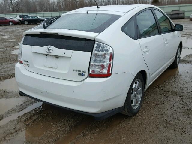 JTDKB20U067541048 - 2006 TOYOTA PRIUS WHITE photo 4