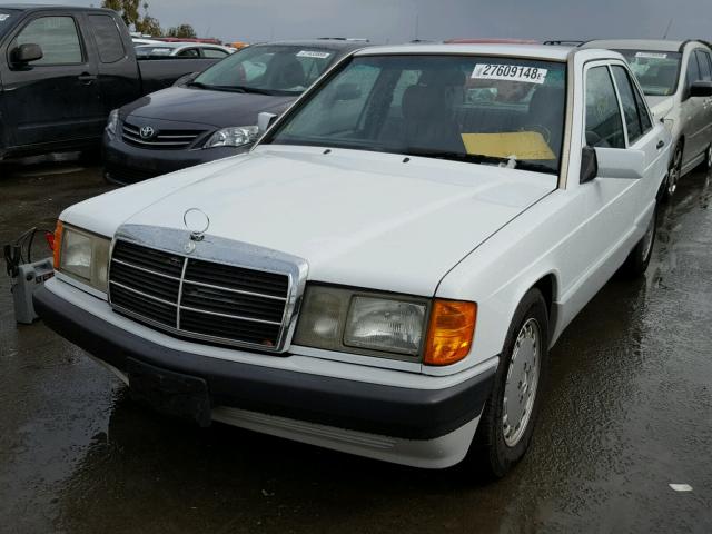 WDBDA28D2PG031073 - 1993 MERCEDES-BENZ 190 E 2.3 WHITE photo 2