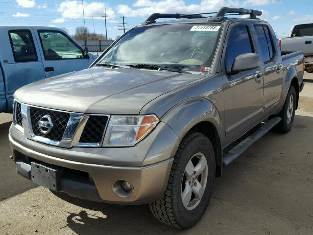 1N6AD07WX6C461293 - 2006 NISSAN FRONTIER C GOLD photo 2