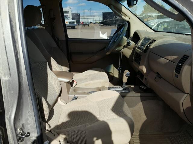 1N6AD07WX6C461293 - 2006 NISSAN FRONTIER C GOLD photo 5