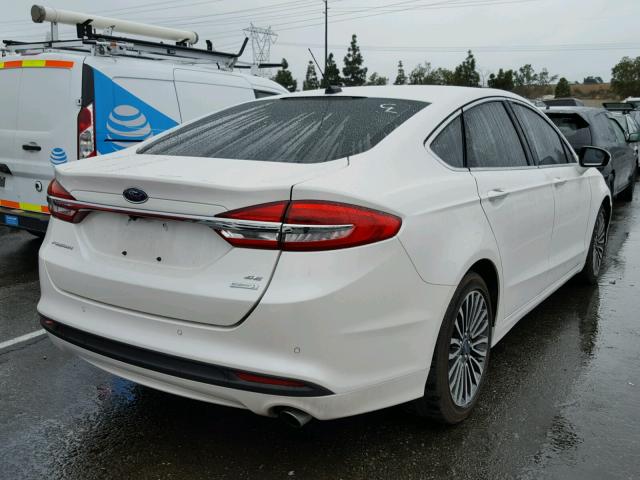 3FA6P0HD1HR122297 - 2017 FORD FUSION SE WHITE photo 4