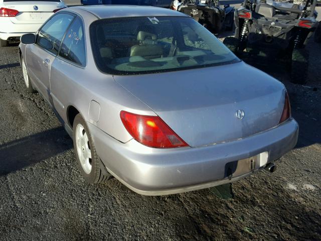 19UYA1251VL021588 - 1997 ACURA 2.2CL SILVER photo 3