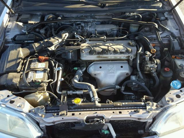 19UYA1251VL021588 - 1997 ACURA 2.2CL Gümüş fotoğraf 7
