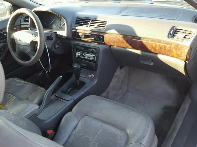 19UYA1251VL021588 - 1997 ACURA 2.2CL Gümüş fotoğraf 9