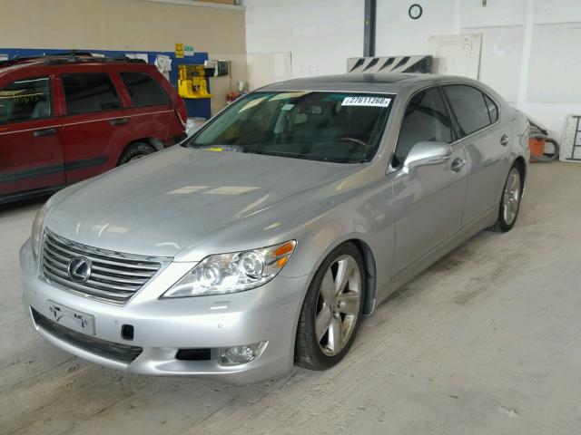 JTHGL5EF6A5041090 - 2010 LEXUS LS 460L SILVER photo 2