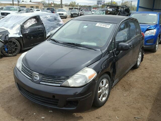 3N1BC13E47L390484 - 2007 NISSAN VERSA S BLACK photo 2