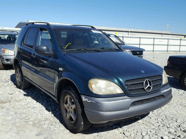 4JGAB54E0WA025786 - 1998 MERCEDES-BENZ ML 320 GREEN photo 1