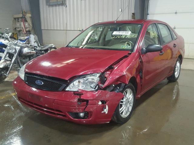 1FAFP34N65W315960 - 2005 FORD FOCUS ZX4 RED photo 2