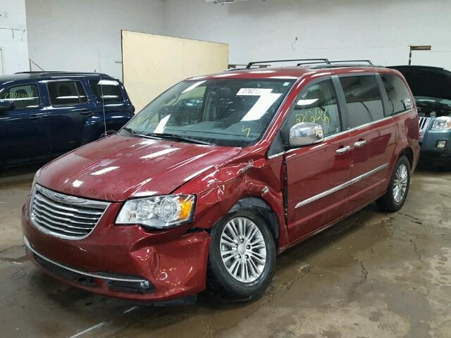 2C4RC1CGXDR509506 - 2013 CHRYSLER TOWN & COU BURGUNDY photo 2