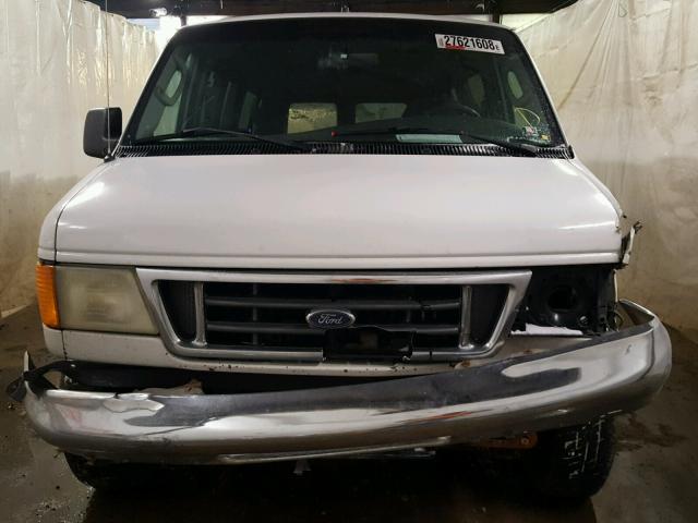 1FDRE11W23HB25942 - 2003 FORD ECONOLINE WHITE photo 9