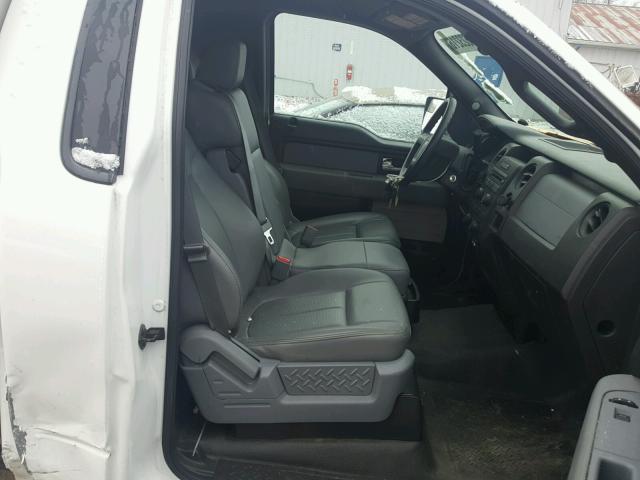 1FTNF1CT6DKE88820 - 2013 FORD F150 WHITE photo 5