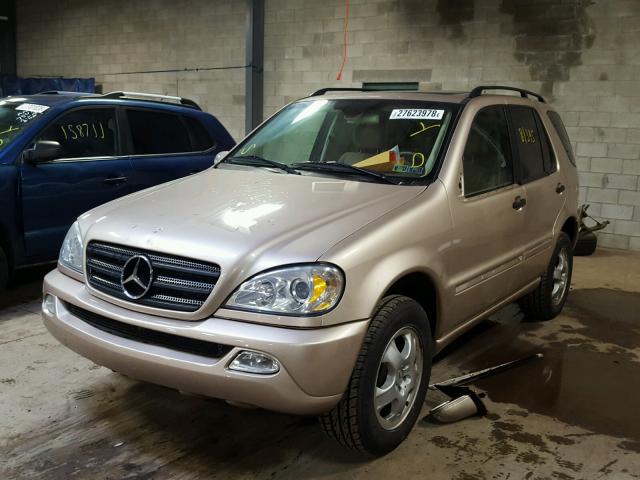 4JGAB54E52A320084 - 2002 MERCEDES-BENZ ML 320 GOLD photo 2