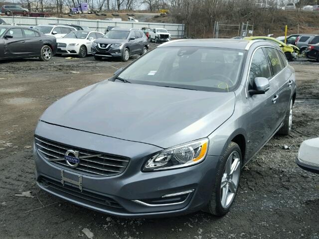 YV1612SK2G1307749 - 2016 VOLVO V60 PREMIE GRAY photo 2