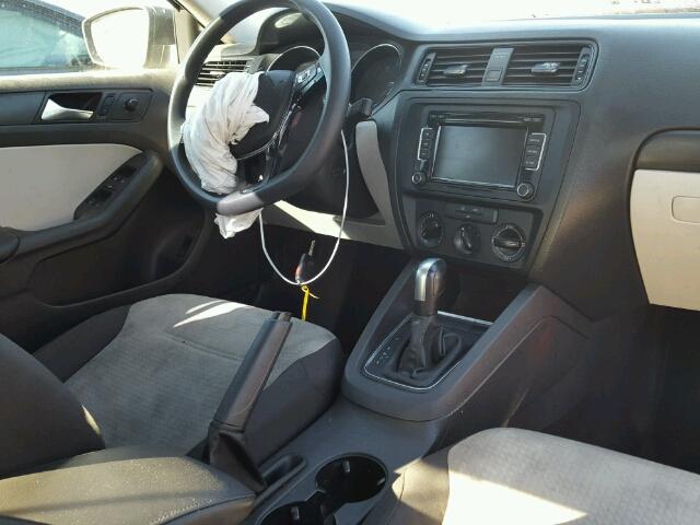 3VW2K7AJ5FM286160 - 2015 VOLKSWAGEN JETTA BASE 棕色 照片 9