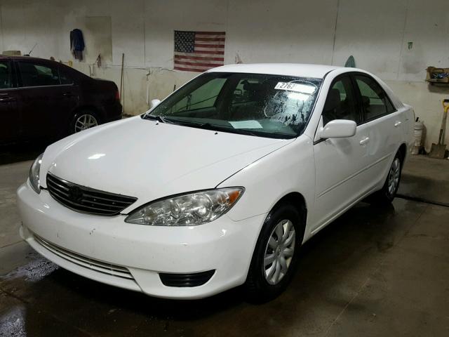 4T1BE32K56U737265 - 2006 TOYOTA CAMRY LE WHITE photo 2