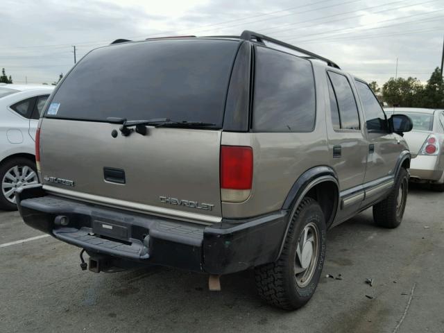 1GNDT13W1Y2213531 - 2000 CHEVROLET BLAZER GOLD photo 4