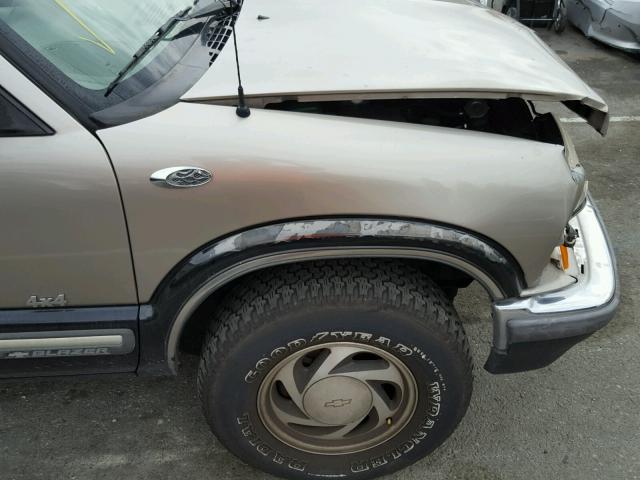 1GNDT13W1Y2213531 - 2000 CHEVROLET BLAZER GOLD photo 9