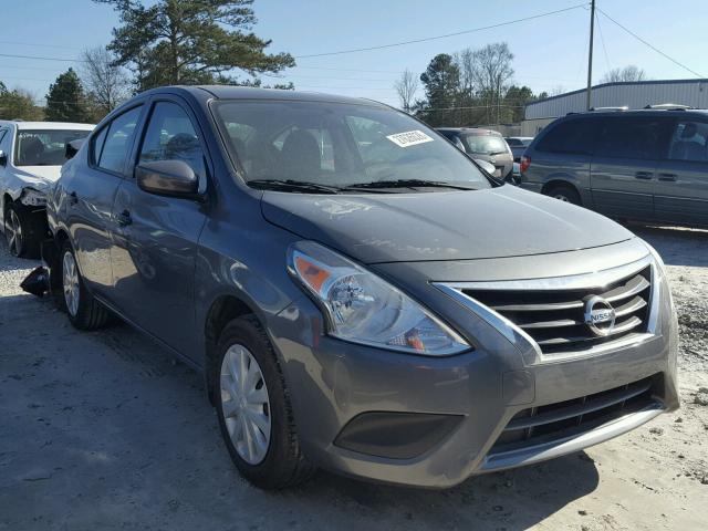 3N1CN7AP1HL895826 - 2017 NISSAN VERSA S GRAY photo 1