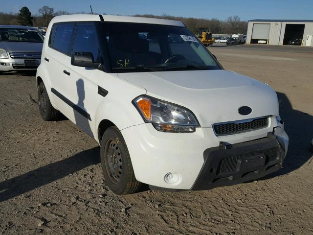 KNDJT2A17B7303091 - 2011 KIA SOUL WHITE photo 1