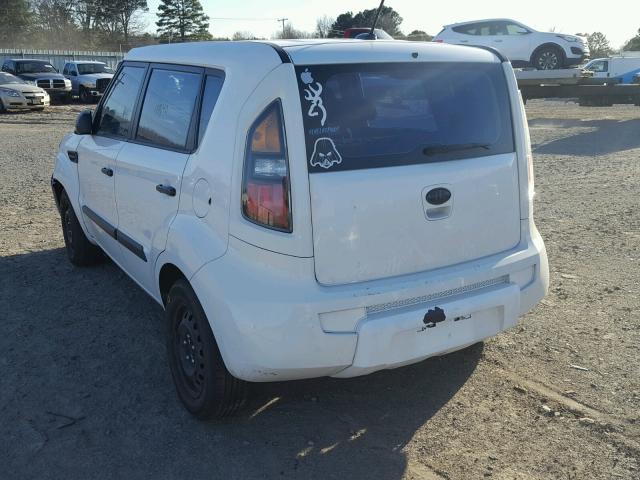 KNDJT2A17B7303091 - 2011 KIA SOUL WHITE photo 3