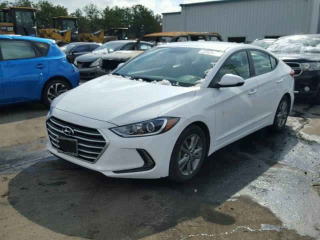 5NPD84LF5HH070402 - 2017 HYUNDAI ELANTRA SE WHITE photo 2