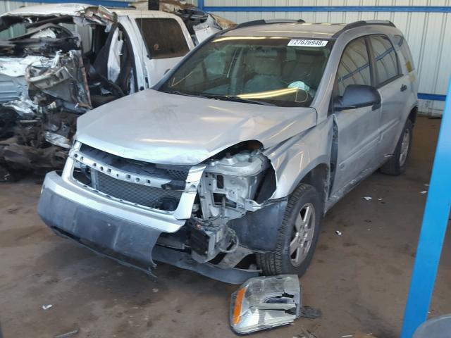 2CNDL13FX66209241 - 2006 CHEVROLET EQUINOX LS SILVER photo 2