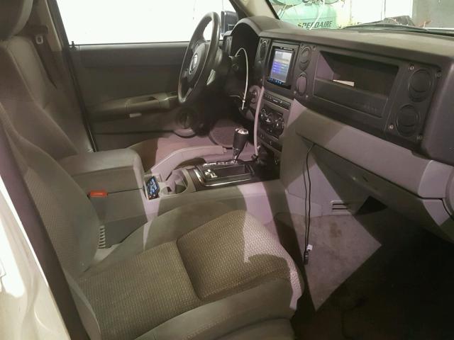 1J8HG48P67C601096 - 2007 JEEP COMMANDER WHITE photo 5