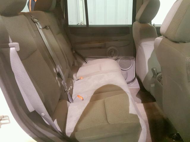 1J8HG48P67C601096 - 2007 JEEP COMMANDER WHITE photo 6
