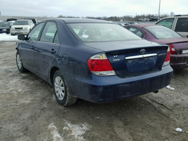 4T1BE32K05U067705 - 2005 TOYOTA CAMRY LE BLUE photo 3