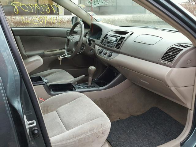 4T1BE32KX2U508249 - 2002 TOYOTA CAMRY LE GREEN photo 5