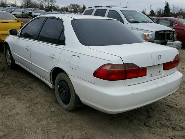 1HGCG1653YA012426 - 2000 HONDA ACCORD EX WHITE photo 3