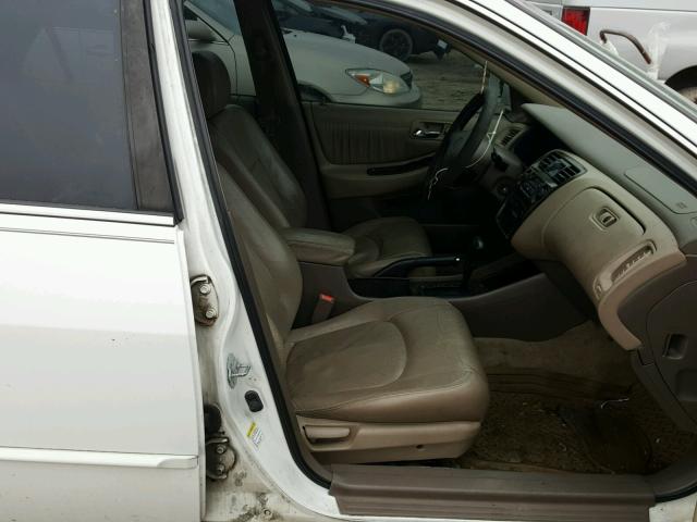 1HGCG1653YA012426 - 2000 HONDA ACCORD EX WHITE photo 5