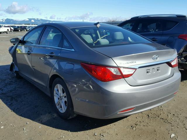 5NPEB4AC5DH646661 - 2013 HYUNDAI SONATA GLS GRAY photo 3