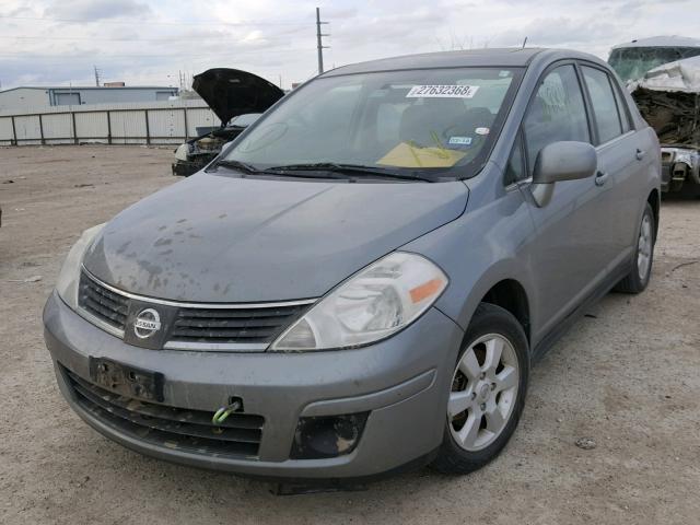 3N1BC11E87L397313 - 2007 NISSAN VERSA S GRAY photo 2