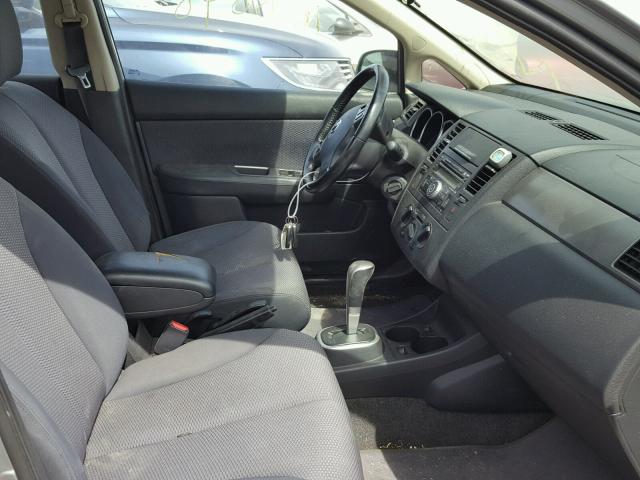 3N1BC11E87L397313 - 2007 NISSAN VERSA S GRAY photo 5