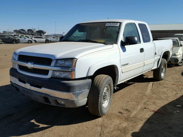 1GCHK29GX3E346394 - 2003 CHEVROLET SILVERADO WHITE photo 2