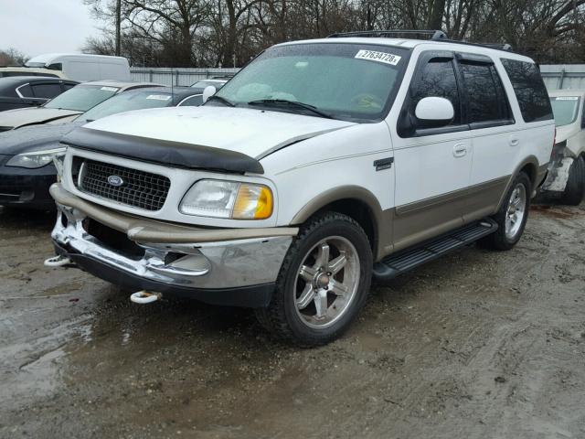 1FMRU17L9WLA60198 - 1998 FORD EXPEDITION SILVER photo 2