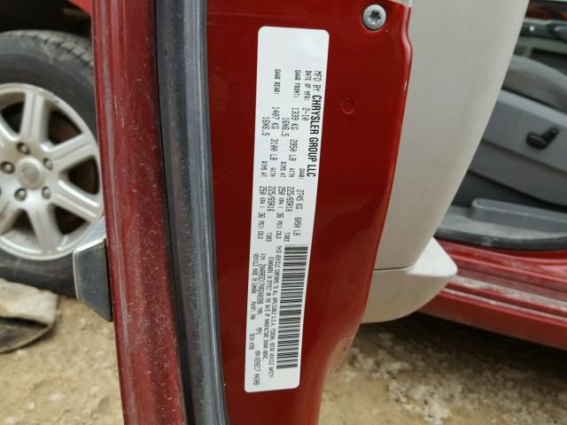 2A4RR5D17AR240208 - 2010 CHRYSLER TOWN & COU RED photo 10