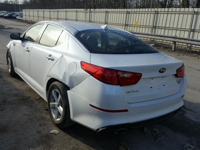 KNAGM4A75F5636413 - 2015 KIA OPTIMA LX WHITE photo 3