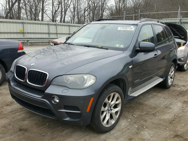 5UXZV4C5XBL416032 - 2011 BMW X5 XDRIVE3 GRAY photo 2