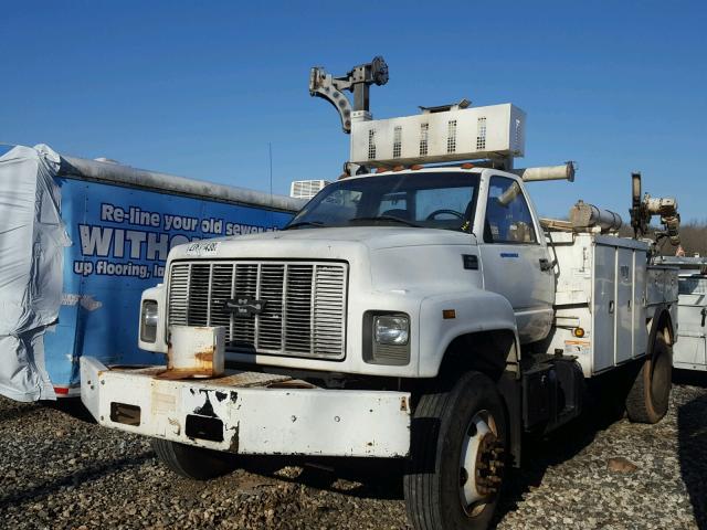 1GBM7H1CXYJ517563 - 2000 CHEVROLET C-SERIES C WHITE photo 2