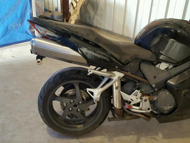 JH2RC46089K100062 - 2009 HONDA VFR800 BLACK photo 6