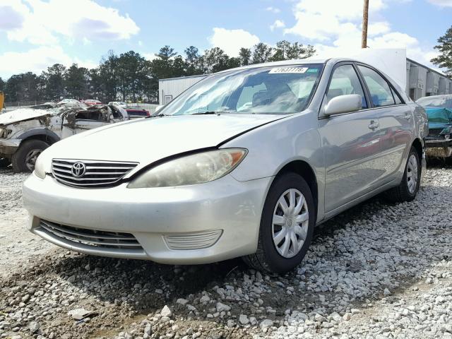 4T1BE30K96U162039 - 2006 TOYOTA CAMRY LE SILVER photo 2