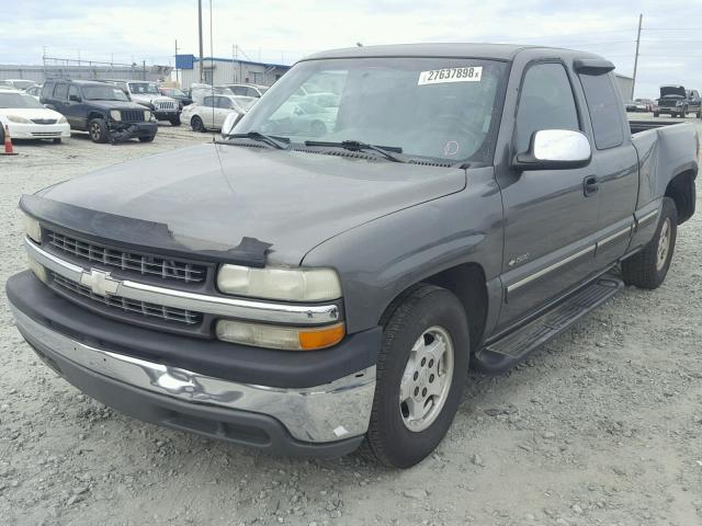 2GCEC19T021324346 - 2002 CHEVROLET SILVERADO GRAY photo 2