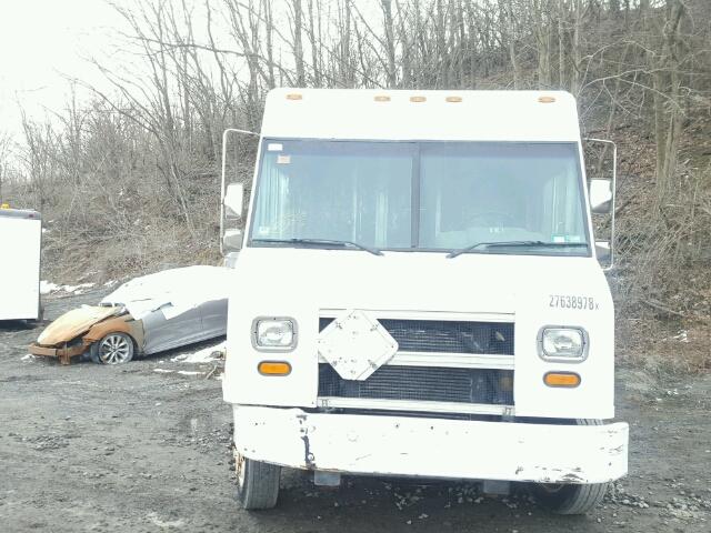 4UZA4FF48XCA61044 - 1999 FREIGHTLINER CHASSIS M WHITE photo 10