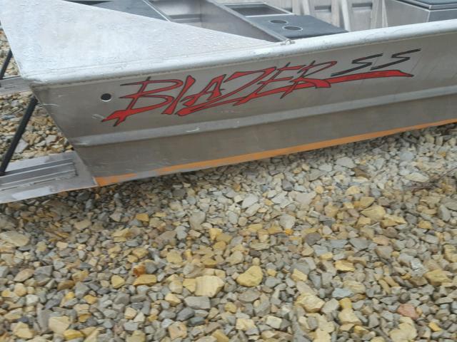 CJT408031415 - 2015 BLAZ BOAT SILVER photo 10