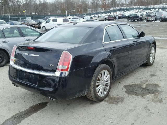 2C3CCARG2EH255881 - 2014 CHRYSLER 300 BLACK photo 4