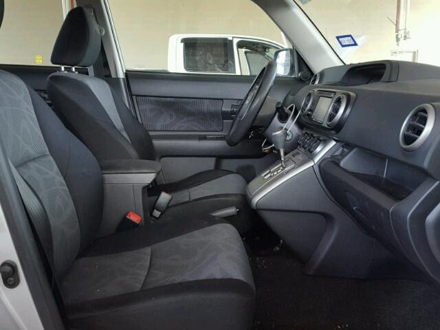 JTLZE4FE2CJ026850 - 2012 TOYOTA SCION XB SILVER photo 5